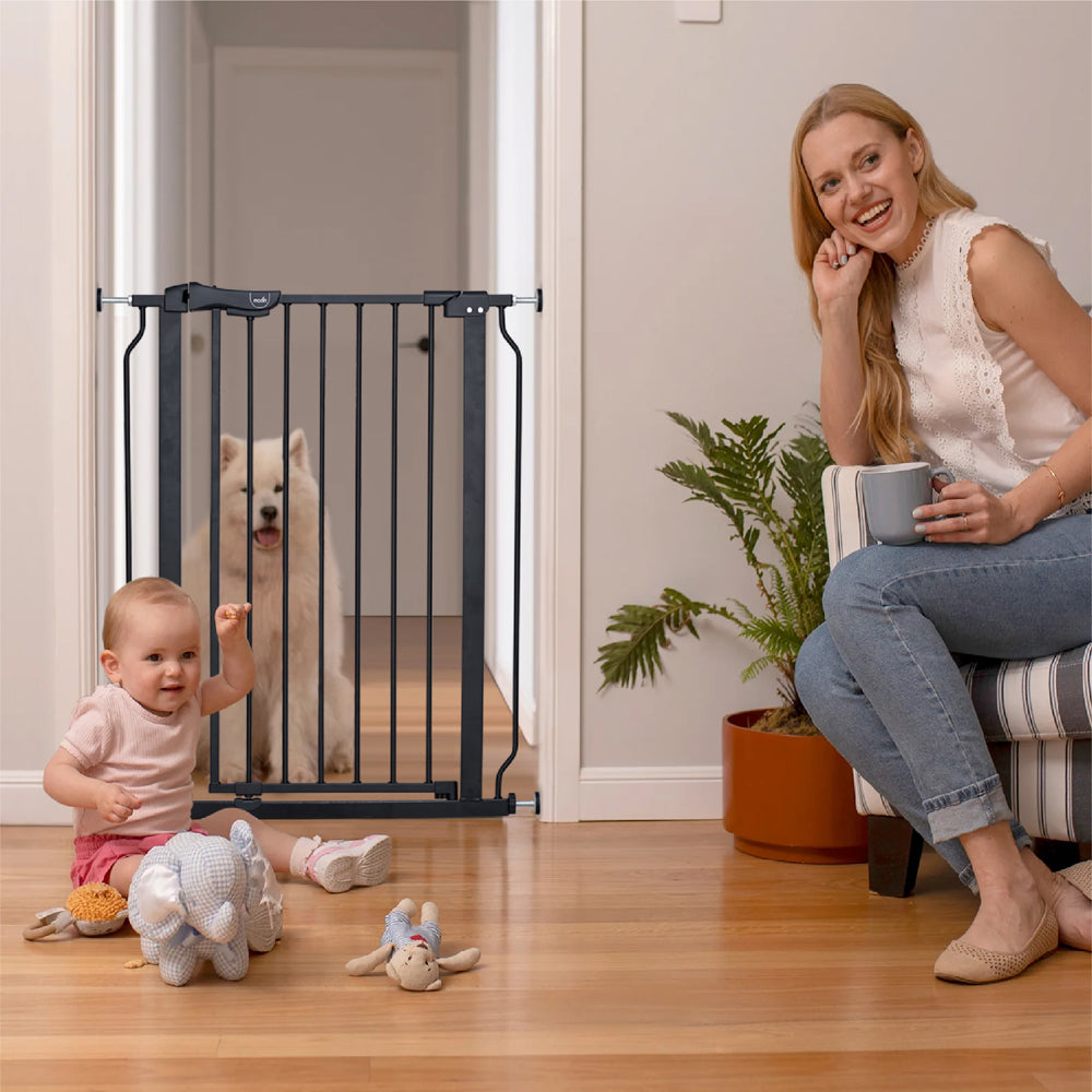 MOON™ Secura Baby Stair Gate - Black - 76-80 cm - Safe and Sturdy for Children and Pets